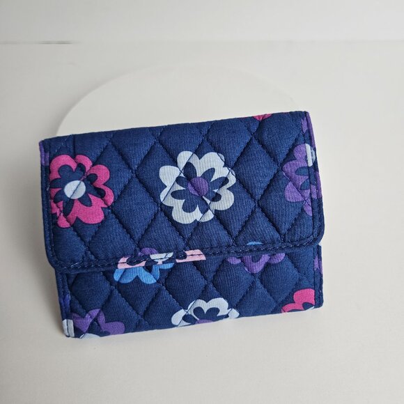 NWT Vera Bradley Euro Wallet Blue Ellie Flowers 14419-I46 Tri-Fold - Picture 15 of 15